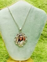 عقد مع صورة